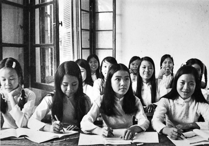 Trình bày những hiểu biết của bạn về phong trào nữ quyền ở Việt Nam đầu thế kỉ XX