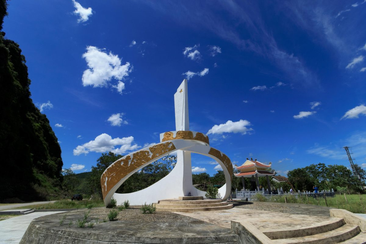   Viết bài văn kể lại một chuyến đi tham quan một di tích lịch sử văn hóa ở tỉnh Quảng Bình
